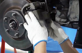 剎車(chē)片更換