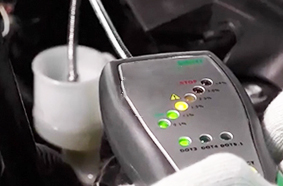 制動(dòng)液檢測(cè)與更換